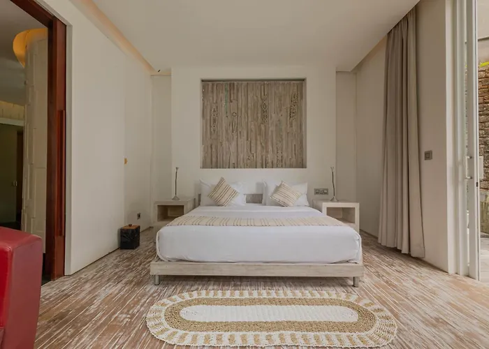 Villa Taman Mesari Luxury Villas-seminyak *