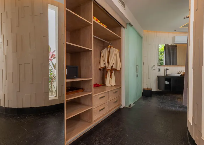 Villa Taman Mesari Luxury Villas-seminyak *